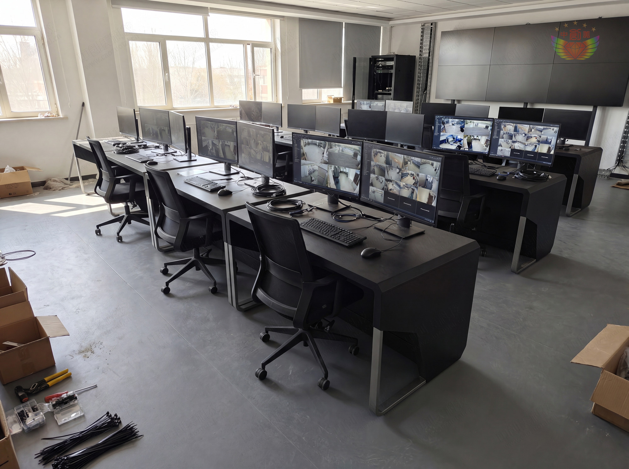全鋼平臺式監控操作臺圖片
